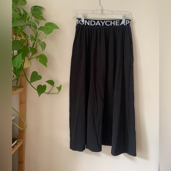 Cheap Monday // Heck Skirt in Black 100% Cotton - Picture 2 of 8